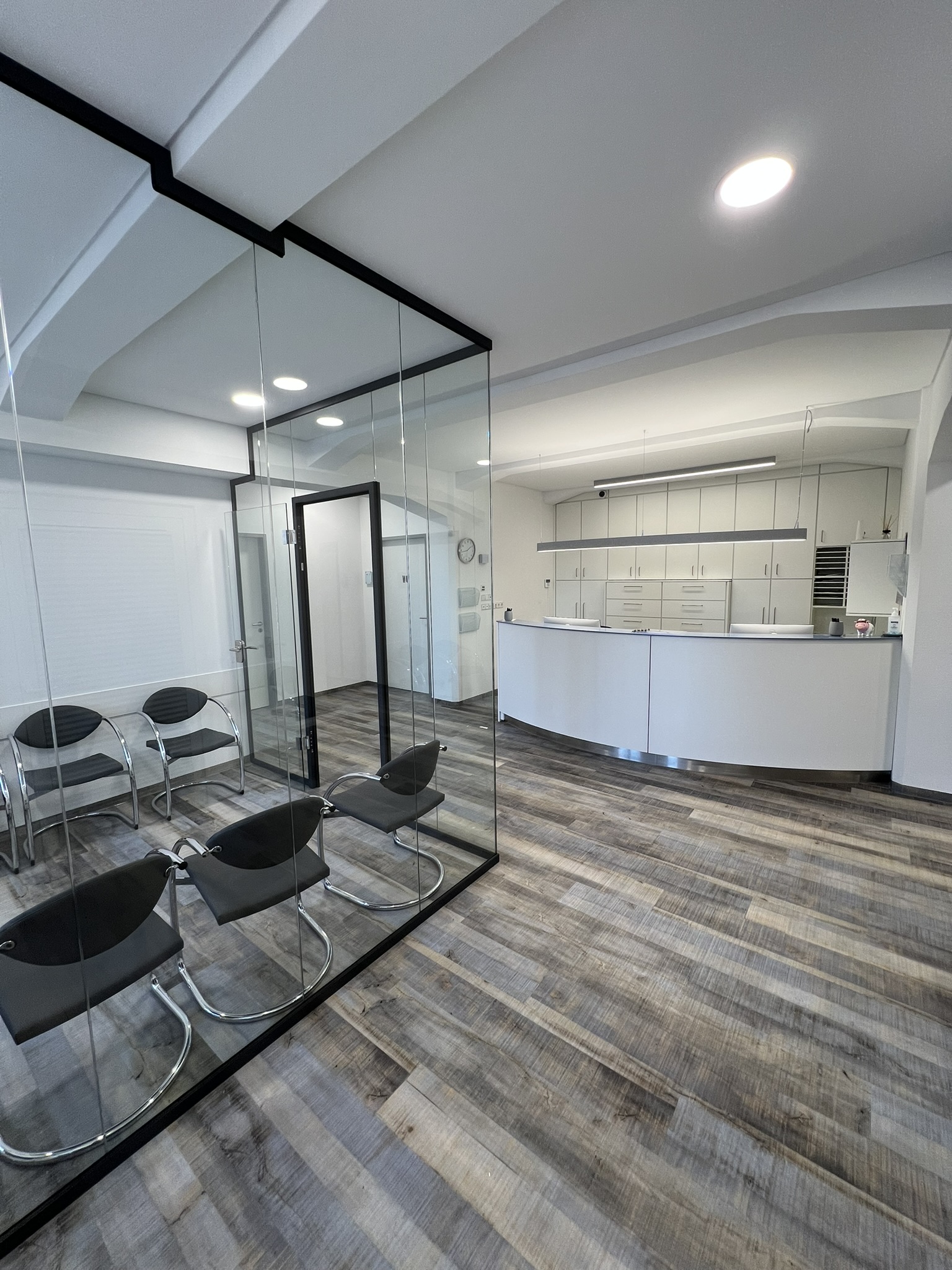 Innenansicht der Praxisklinik Augsburg Empfangsbereich